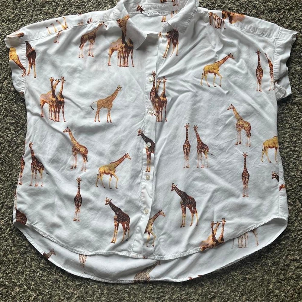 Jane + Delancey Giraffe Print Button Down Shirt White Short Sleeve Large